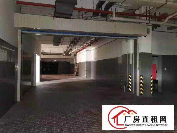 
		房东直租！临路边厂房适用汽车4S店，展厅，教育培训场地招租
	