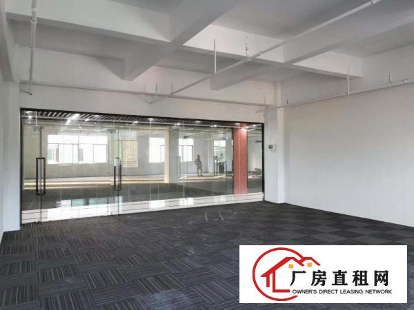 
		坂田地铁口厂房2300平方招租（可分租）
	