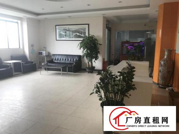 
		坂田成熟工业区，原房东厂房1800平，精装修！
	