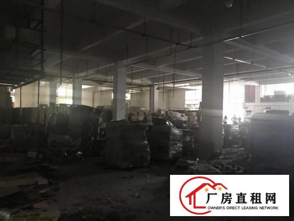 
		坂田独院一楼2100平，可分租，白菜价，适合各行各业！
	