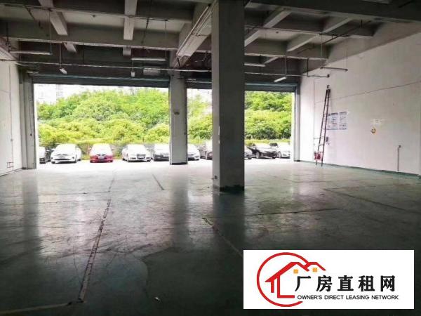 
		清湖地铁口一楼700平可分租一半新装修可做国际物流仓储办公
	