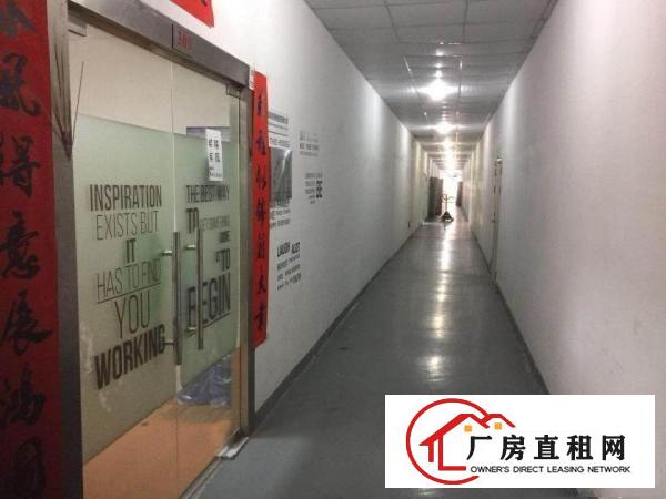 
		地铁口写字楼办公楼出租，大小可分租
	