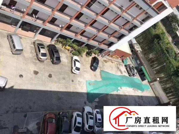 
		厂房出租龙岗区五和地铁口附近独门独院1070平，
	