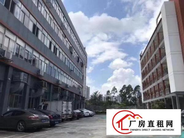 
		厂房出租龙岗区五和地铁口附近独门独院1070平，
	