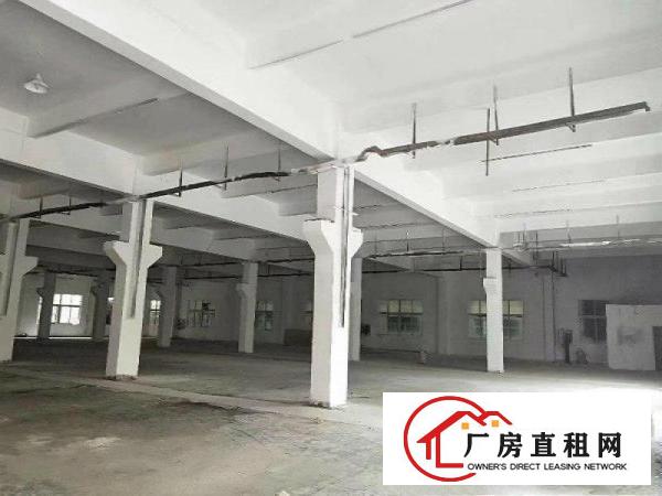 
		厂房出租龙岗区五和地铁口附近独门独院1070平，
	