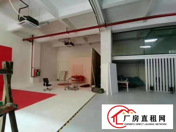 
		坂田民乐地铁站附近一楼580平精装修厂房出租
	