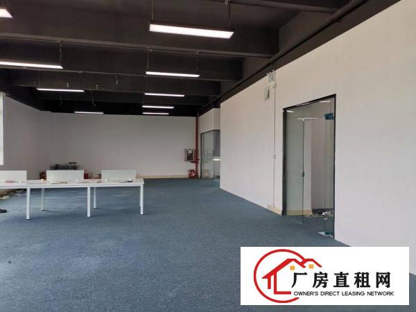 
		坂田地铁C出口精装修厂房600平出租
	