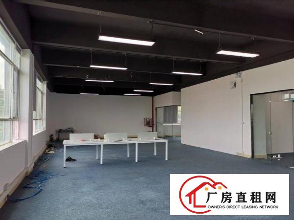 
		坂田地铁C出口精装修厂房600平出租
	