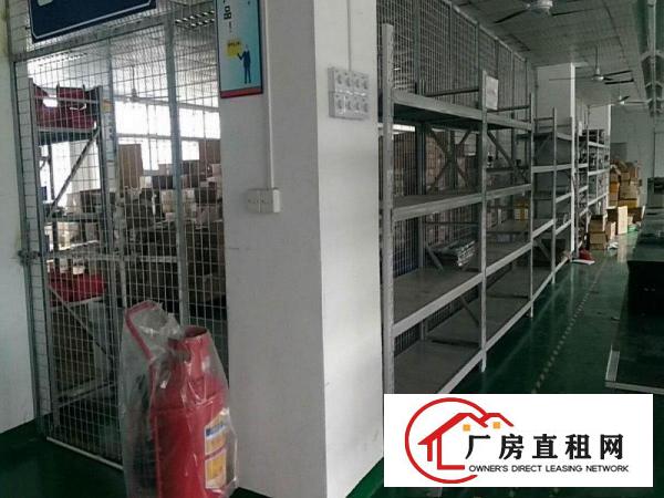 
		坪山大工业区福兴达新出三楼整层3150平厂房可分租
	