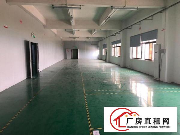 
		出租坪山新区坪山新出楼上300平带精装修水电齐全近市场
	
