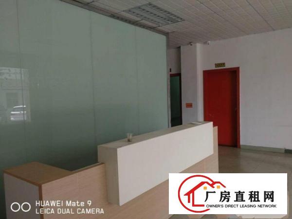 
		碧岭金碧路边厂房2700平米带前台可分租，办公室精装
	