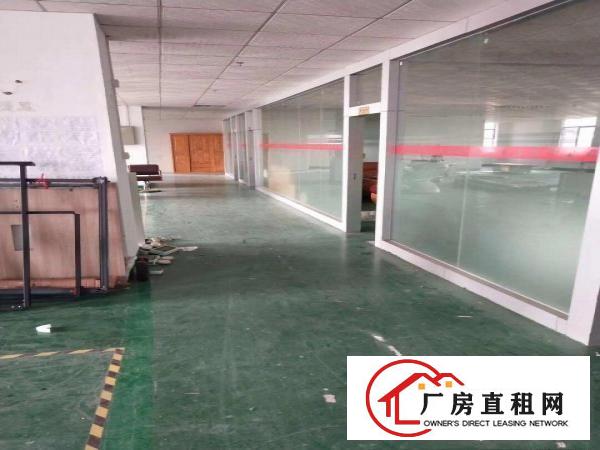 
		后亭地铁站旁楼上带精装修厂房800平无转让费
	