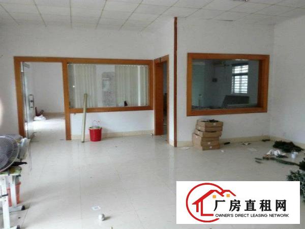 
		坪山宝龙路口工业区里分租一楼800二楼800平米
	