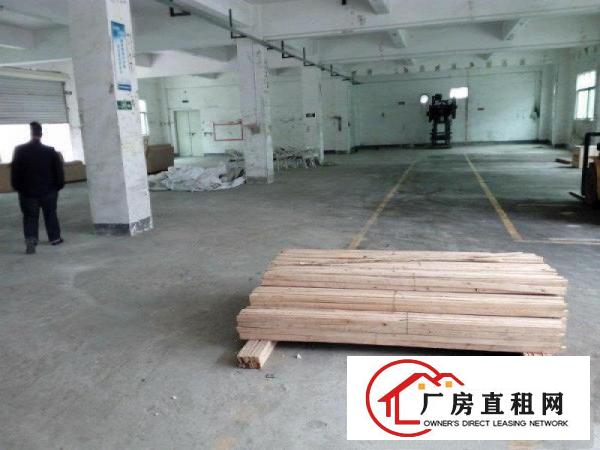 
		坪山宝龙路口工业区里分租一楼800二楼800平米
	