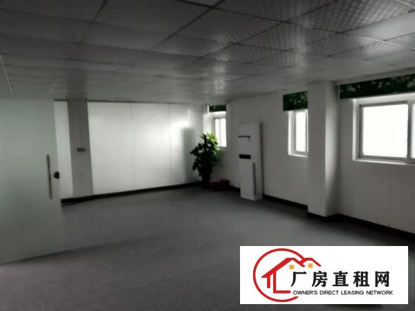 
		坪山高铁站附近新出楼上750平带装修出租3吨电梯
	