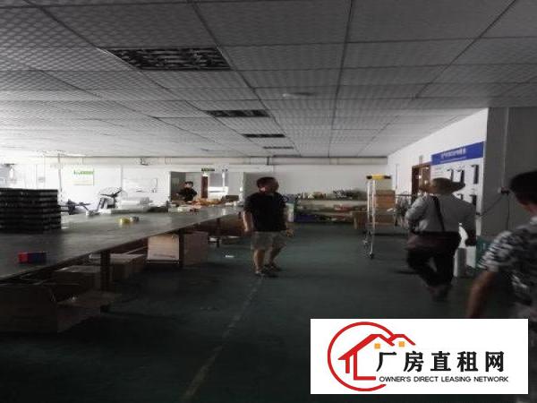 
		坪山六联新出楼上450平米厂房出租送宿舍
	