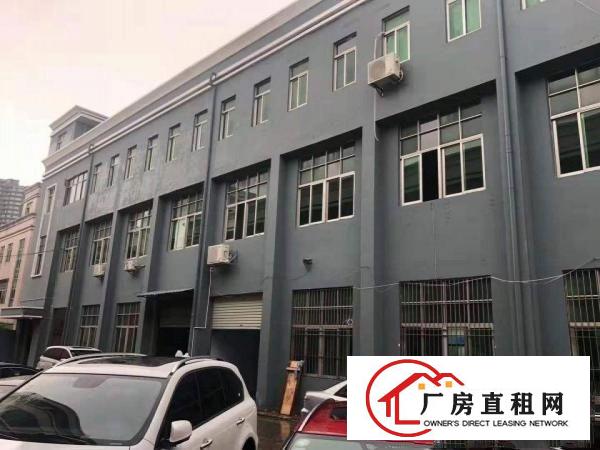 
		比亚迪路边新出200平米标准一楼厂房，有现成的装修免转让费租
	