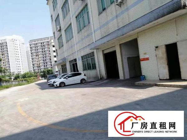 
		比亚迪路边新出200平米标准一楼厂房，有现成的装修免转让费租
	