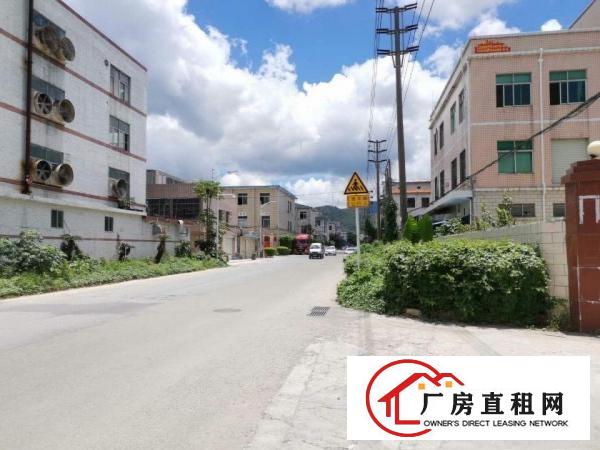 
		坪山碧岭工业区楼上厂房出租1800平现成装修交通便利可办环评
	