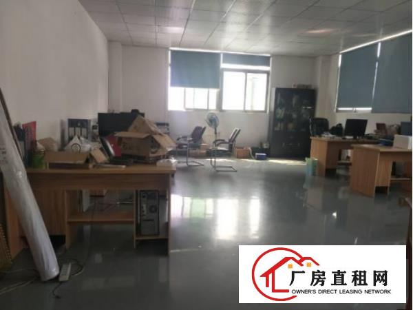 
		坪山中心区附近楼上一整层1200平方带装修厂房出租
	