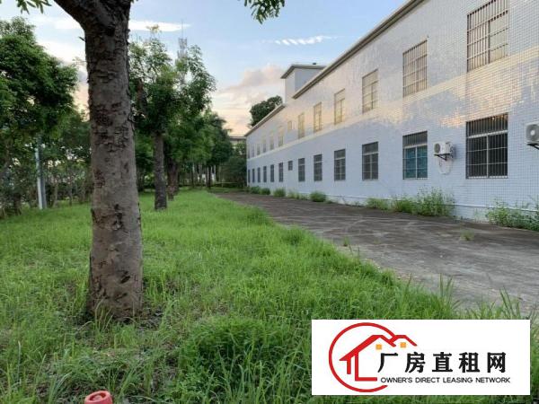 
		高速路口独院厂房出租8100平空地4千平免费用无行业限制可分
	