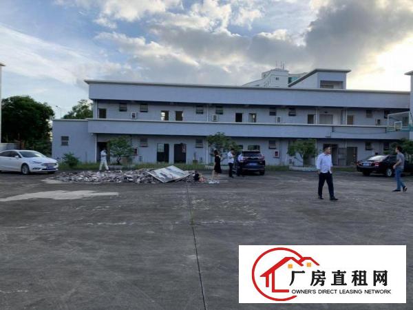 
		高速路口独院厂房出租8100平空地4千平免费用无行业限制可分
	