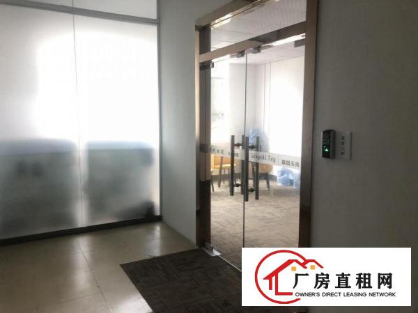 
		坪山汽车站旁二楼厂房330平方出租送装修期长便宜
	