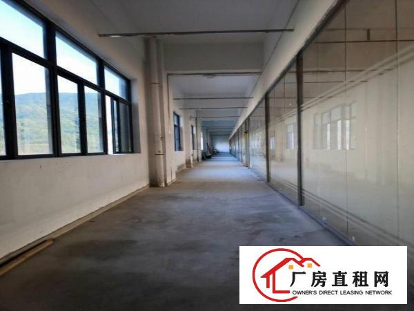 
		豪华玻璃幕墙工业厂房！有电梯4楼650平方厂房出租
	