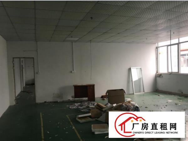 
		坪山大工业区高新产业园厂房，分租590平租22租金
	