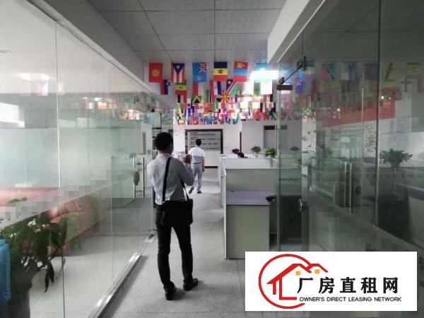 
		坪山高铁站附近新出楼上750平带装修出租3吨电梯
	