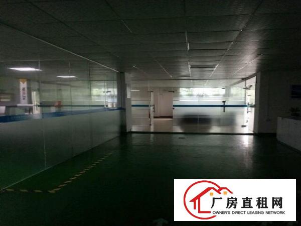 
		坪山区坑梓龙田社区6米高带牛角厂房2700平米
	