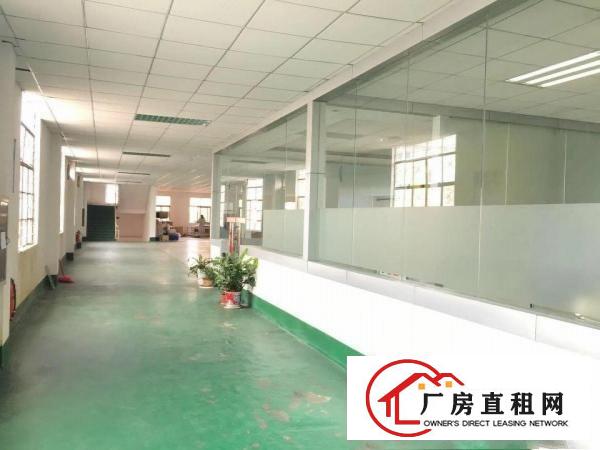 
		坑梓新出3楼2000平米原房东厂房出租，送现有装修，可分租
	