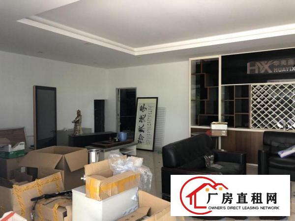 
		坑梓金沙一楼标准厂房400平方25元出租无杂费
	