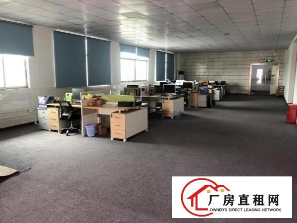
		坑梓高速口标准厂房楼上整层1450平方带装修可分租
	