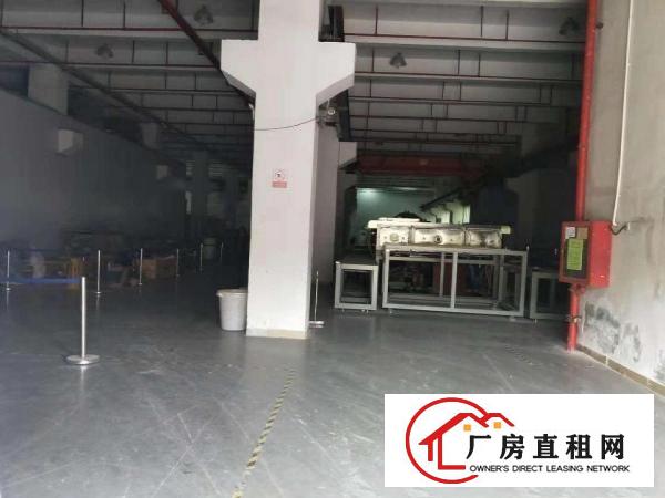 
		一手房东坪山工业园红本厂房一楼带牛角1900平米高度6.5
	