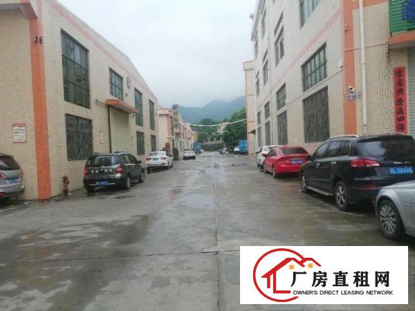 
		坑梓工业区标准一二楼，每层1800平米，可以分层租
	