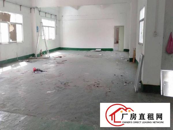 
		秋长白石标准小独院厂房出租2600平方
	