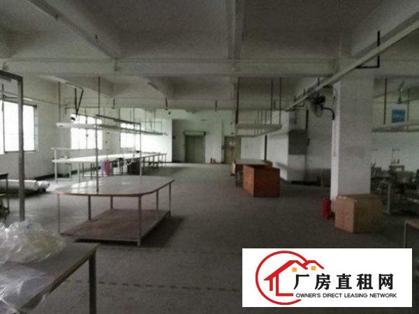 
		出租惠阳新墟原房东厂房3楼1600平方，有电梯
	