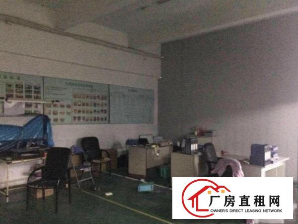 
		出租惠阳新墟三楼标准厂房1260平可分租
	