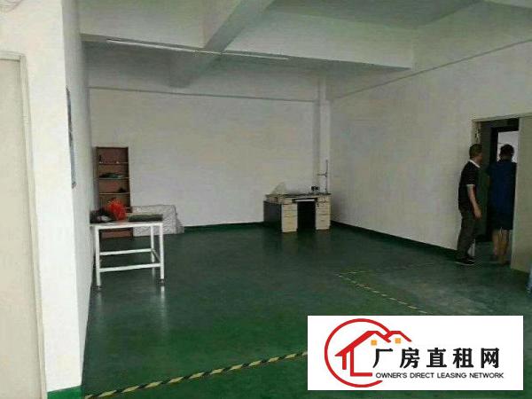 
		石湾滘吓村楼上800平厂房全新带装修
	