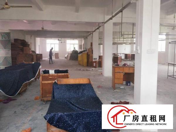 
		惠阳秋长岭湖市场旁独院标准二楼招租900平米宿舍5间
	