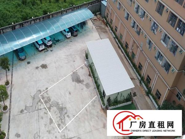 
		白石工业园标准厂房四楼出租2000平方带现成装修
	
