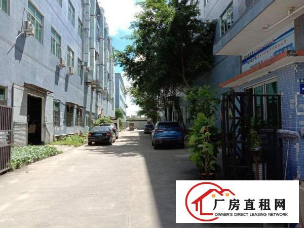 
		秋长新塘工业园标准厂房出租一楼1000平方
	