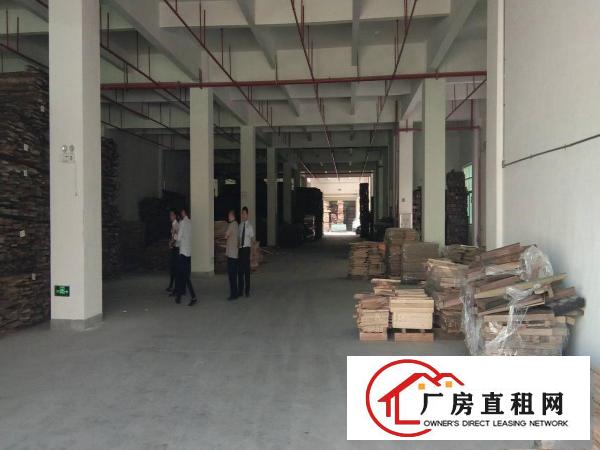 
		三和经济开发区标准厂房独院出租40000平方
	