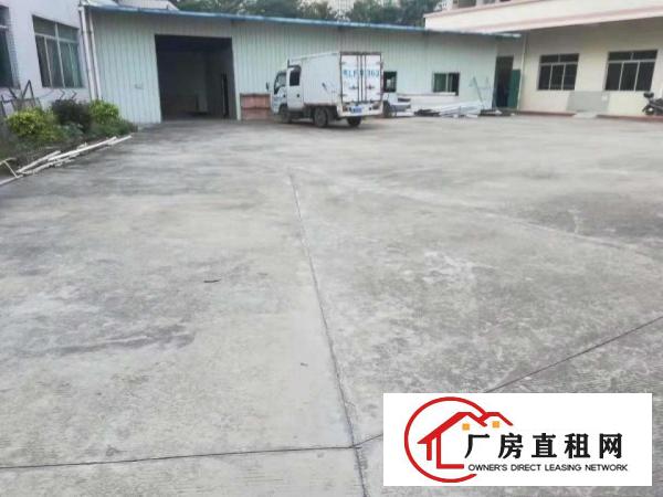 
		小金口原房东独院厂房3500平方招租
	