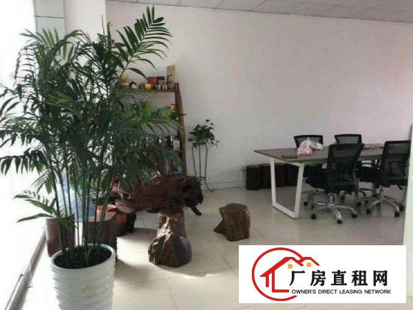 
		仲恺潼湖空出1000平方精装修厂房，形象靓，原房东便宜出租
	