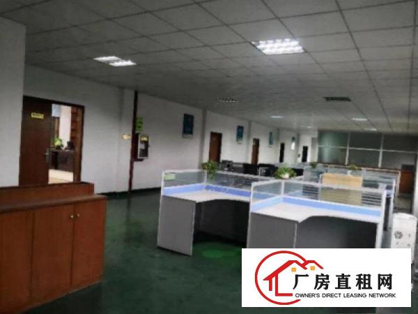 
		沥林主干道旁工业园内楼上800平带豪华装修厂房出租
	