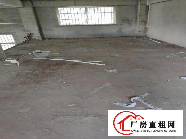 
		平山城区三联红绿灯外厂房198平米，交通便利，
	