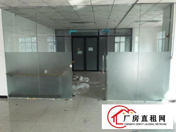  虎门镇北柵村小独院三层，2吨电梯，一楼5米高。
