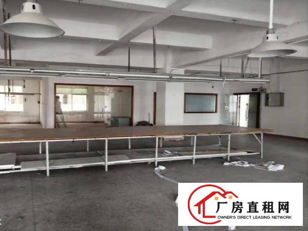  白沙四村中心路45号金妹子楼上带装修水电主线路到车间